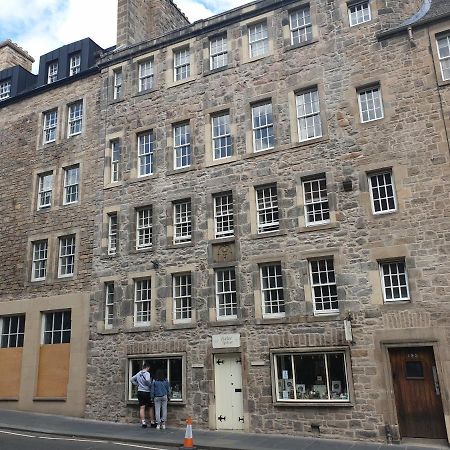 Canongate - Spacious And Historic 2 Bed Flat On Royal Mile Edinburgh Eksteriør billede